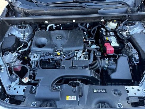 Used 2020 Toyota RAV4 LE image 30