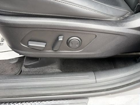 Used 2023 Kia Sorento EX w/ Panoramic Sunroof Package FWD image 13