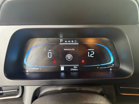 Used 2025 Hyundai Elantra Sport FWD image 14