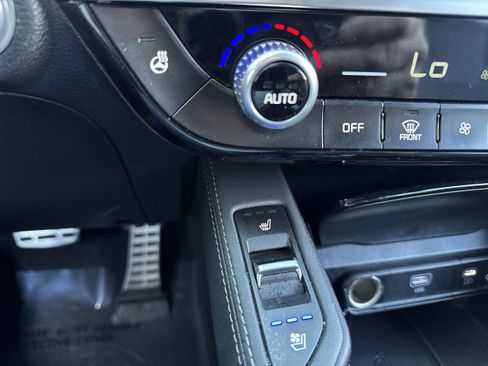 Used 2024 Kia Telluride SX Prestige w/ Towing Package image 27