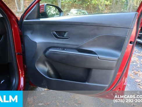 Used 2025 Hyundai Kona SEL image 25