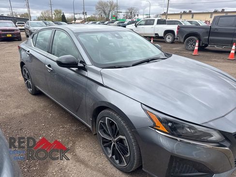 Used 2024 Nissan Altima 2.5 SR w/ SR Premium Package AWD/4WD image 9