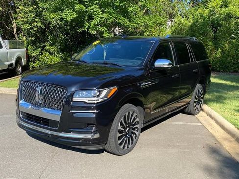 Certified 2024 Lincoln Navigator Black Label AWD/4WD image 3