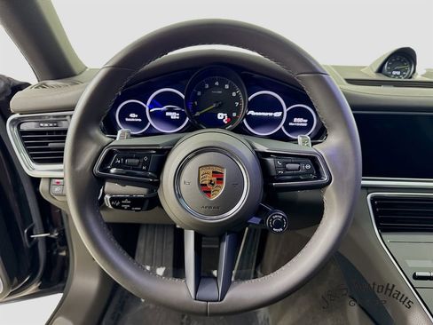 Used 2021 Porsche Panamera 4S image 12