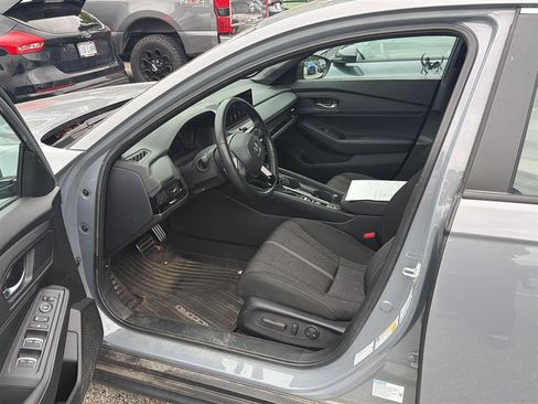 Used 2023 Honda Accord Sport image 8