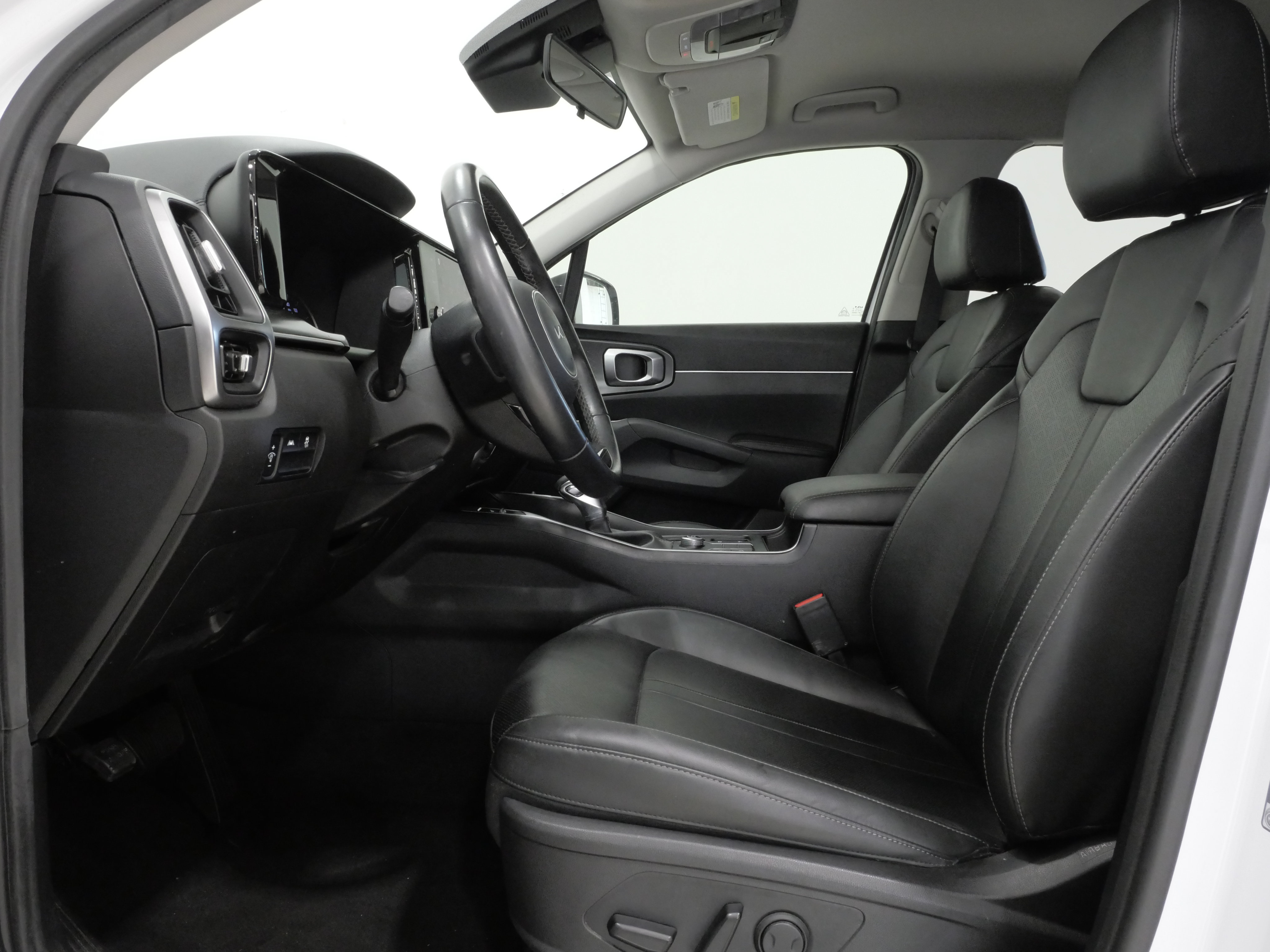 Used 2022 Kia Sorento S FWD image 12