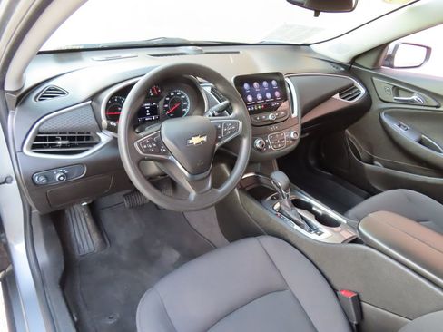 Used 2024 Chevrolet Malibu LT FWD image 21