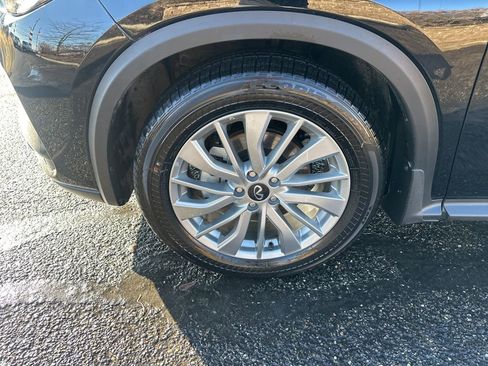 Certified 2025 INFINITI QX50 Pure image 19