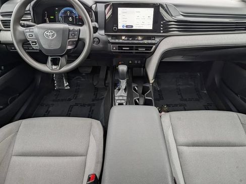 Used 2025 Toyota Camry LE FWD image 10