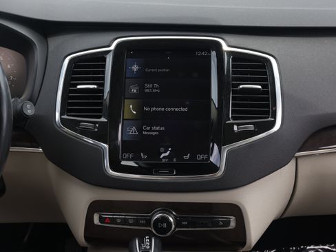 Used 2017 Volvo XC90 T6 Momentum w/ Vision Package AWD/4WD image 10