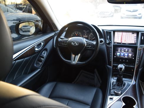 Used 2018 INFINITI Q50 Luxe w/ Essential Package (3.0T Luxe) image 12