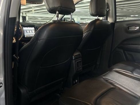 Used 2018 Jeep Compass Limited w/ Navigation Group FWD image 5