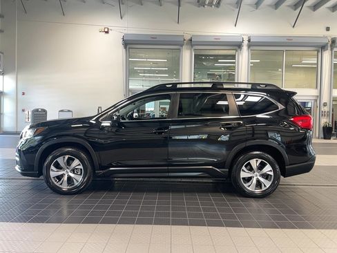 Used 2022 Subaru Ascent Premium w/ Convenience Package image 4