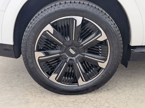 Certified 2025 Cadillac Escalade IQ Sport 1 w/ Smart Trailering package image 12