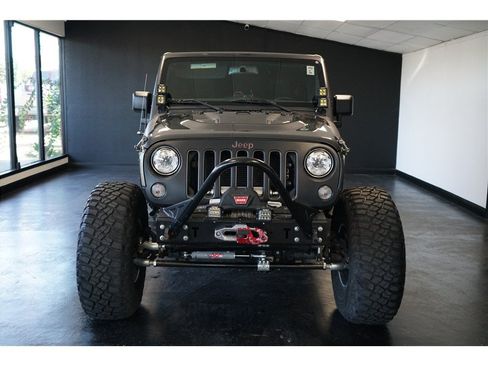 Used 2017 Jeep Wrangler Unlimited Rubicon AWD/4WD image 2