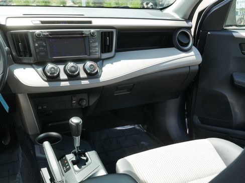Used 2013 Toyota RAV4 LE AWD/4WD image 22