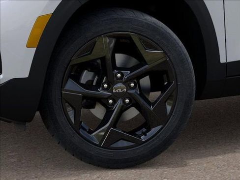 New 2026 Kia Seltos EX image 9