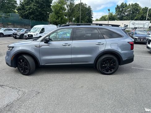 Used 2023 Kia Sorento S w/ Panoramic Sunroof Package AWD/4WD image 3