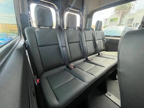 Used 2025 Mercedes-Benz Sprinter 2500 image 18