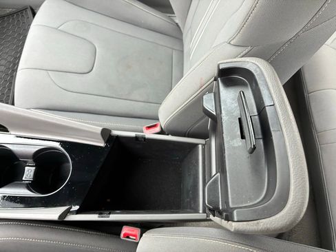 Used 2023 Hyundai Elantra SEL w/ Convenience Package image 32