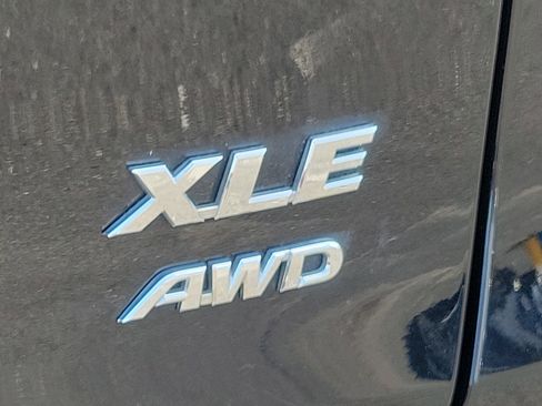 Used 2019 Toyota RAV4 XLE image 28