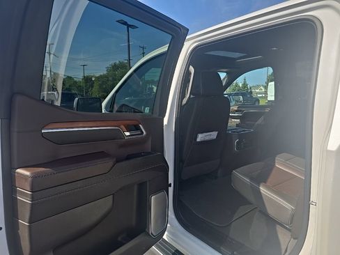 Used 2023 GMC Sierra 1500 Denali w/ Denali Reserve Package AWD/4WD image 32