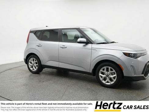 Used 2025 Kia Soul LX w/ LX Technology Package FWD image 1