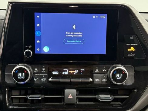 Used 2024 Toyota Highlander LE image 26