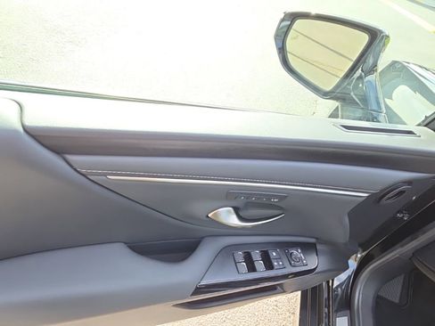 Certified 2023 Lexus ES 250 w/ Premium Package AWD/4WD image 11