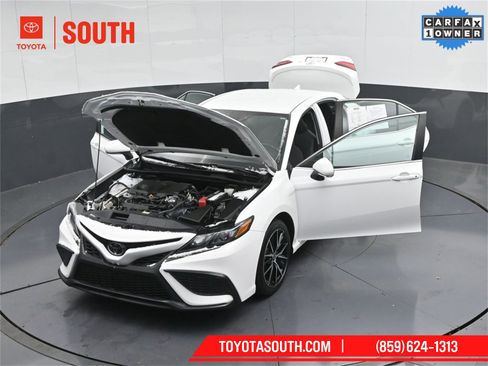 Used 2024 Toyota Camry SE image 49