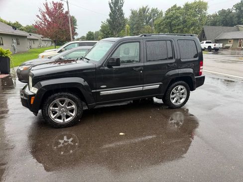 Used 2012 Jeep Liberty Sport AWD/4WD image 11