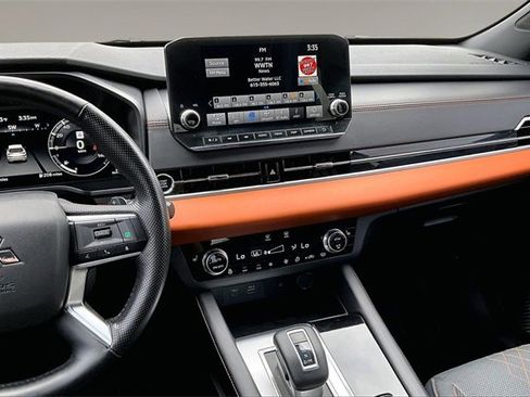 Used 2024 Mitsubishi Outlander SEL image 9