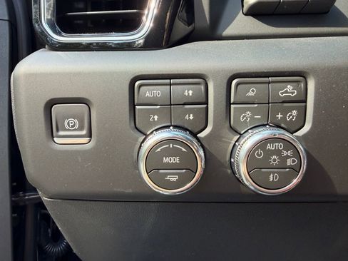 New 2026 GMC Sierra 2500 Denali Ultimate AWD/4WD image 12