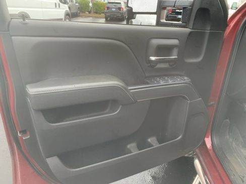 Used 2018 Chevrolet Silverado 1500 LT w/ All Star Edition image 11