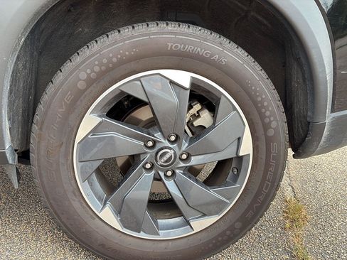 Used 2025 Nissan Rogue SV FWD image 10