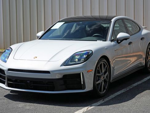 Used 2025 Porsche Panamera w/ Premium Package RWD image 51
