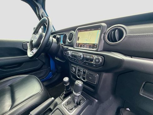Certified 2021 Jeep Wrangler Unlimited Sahara w/ Dual Top Group AWD/4WD image 33