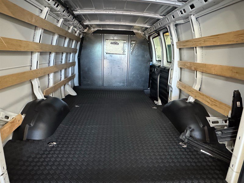 Used 2025 Chevrolet Express 2500 w/ Driver Convenience Package RWD image 7