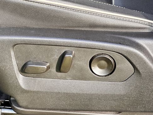 Used 2022 GMC Yukon SLT image 22