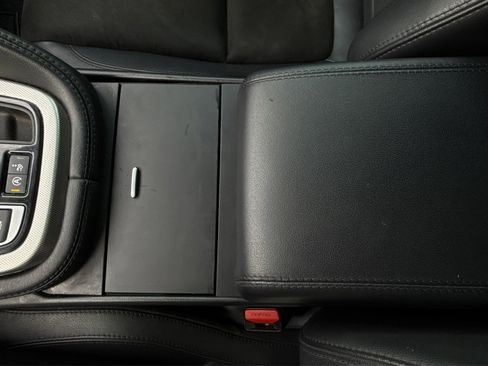 Used 2017 Jaguar F-TYPE Coupe image 14