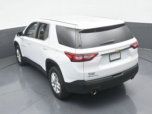 Used 2021 Chevrolet Traverse LS image 45