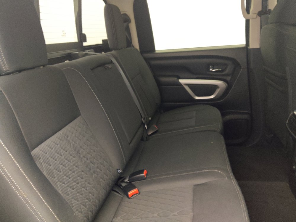 Used 2019 Nissan Titan SV w/ SV Convenience Package RWD image 19