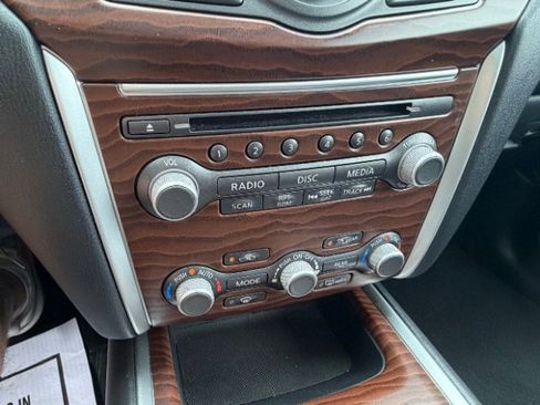 Used 2019 Nissan Pathfinder Platinum FWD image 19