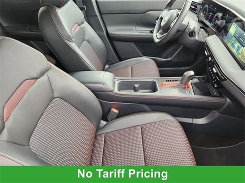 Certified 2025 Nissan Kicks SR w/ Illumination Package image 14