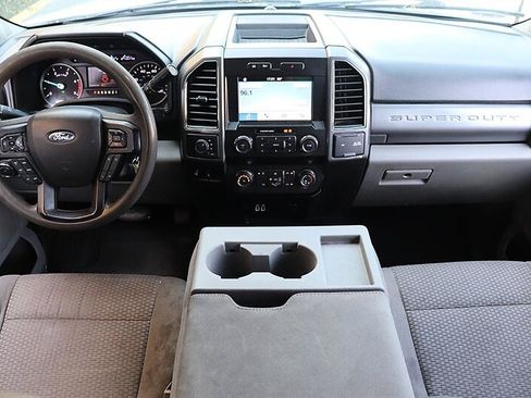 Used 2019 Ford F250 XLT w/ Snow Plow Prep Package AWD/4WD image 19