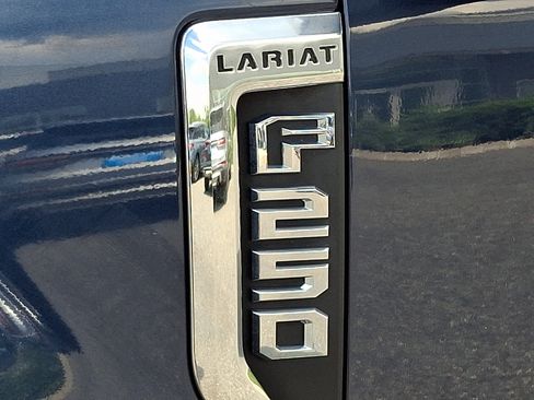 Used 2020 Ford F250 Lariat w/ Lariat Ultimate Package AWD/4WD image 31