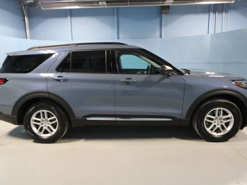 Used 2025 Ford Explorer Active image 37