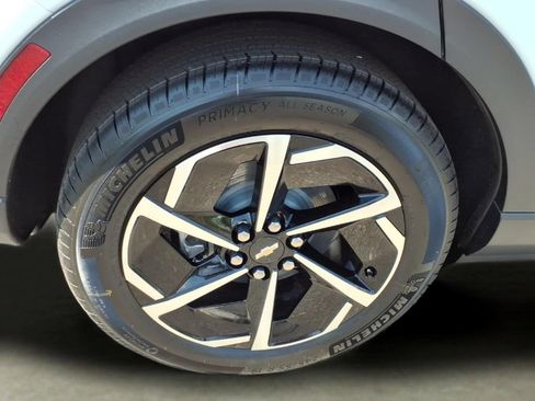 New 2026 Chevrolet Equinox EV LT FWD image 32