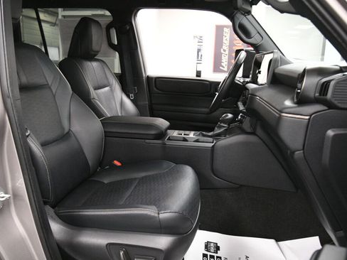 Used 2024 Toyota Land Cruiser image 27