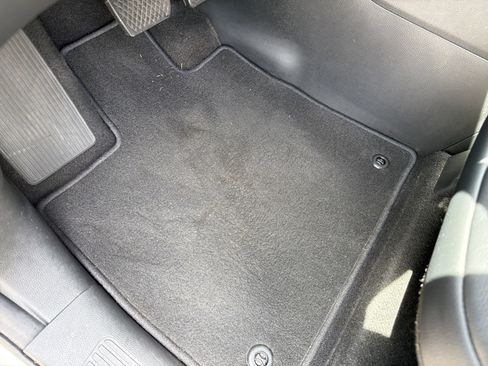 Used 2025 Honda Pilot EX-L image 17